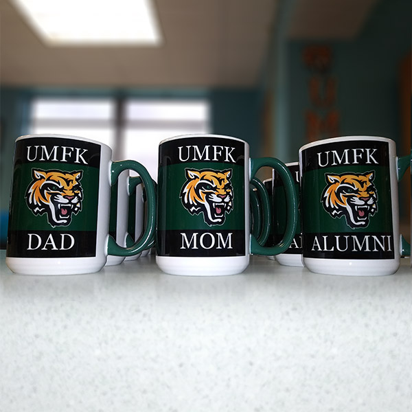 Mom, Dad & Alumni Mugs
